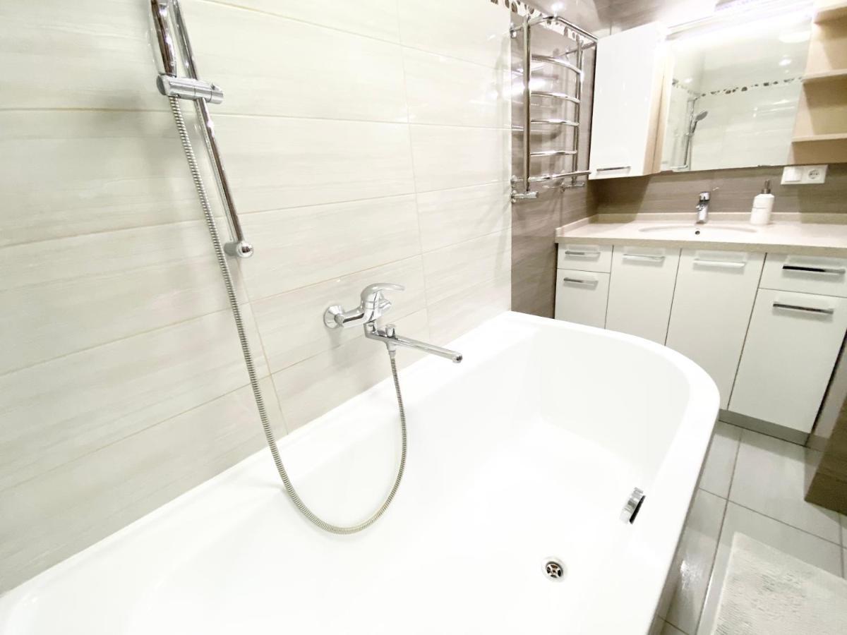2-Bedroom Apartment Most City Area, Ekaterynoslav Square Dnipro Exterior foto