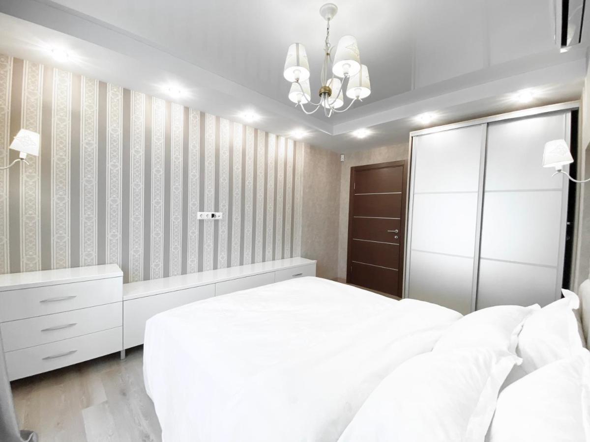 2-Bedroom Apartment Most City Area, Ekaterynoslav Square Dnipro Exterior foto